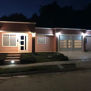https://lacasitadelmalecon.top-hotels-puertorico.com